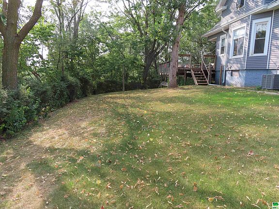 4th image of 1327 S Helen St