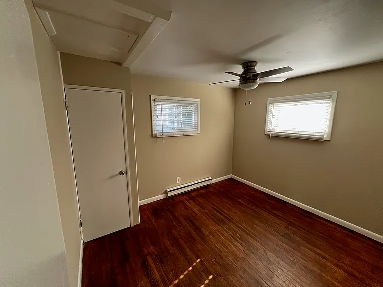 1405 Larson St — Photo 13