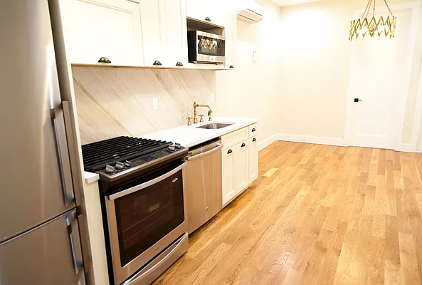 Rented by Nooklyn NYC LLC | media 84