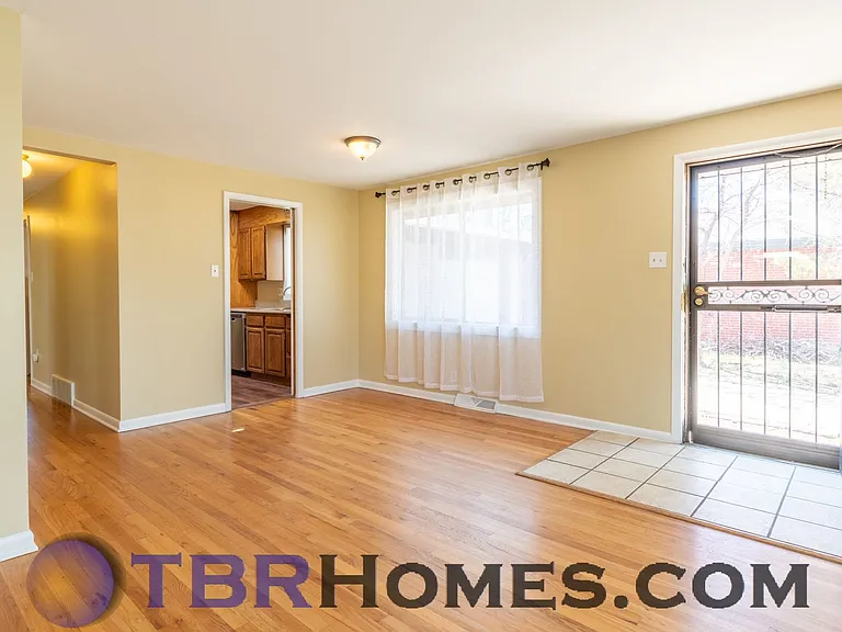 180 Agate Way — Photo 3