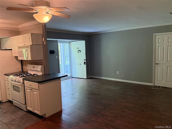 5th image of 5 Laramie court #5