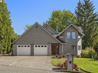 8320 NW Reed Dr, Portland, OR 97229