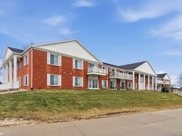 514 E Olive St APT 105, Marshalltown, IA 50158