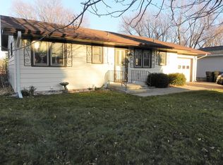 2407 N Locust St, Grand Island, NE 68801