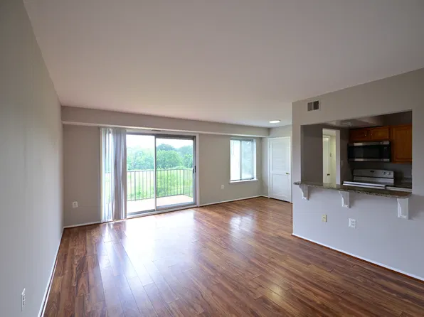 125 S Clubhouse Dr SW Unit 10, Leesburg, VA 20175