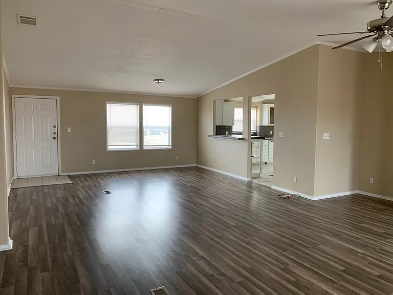 13508 Pfluger Berkman Ln — Photo 2