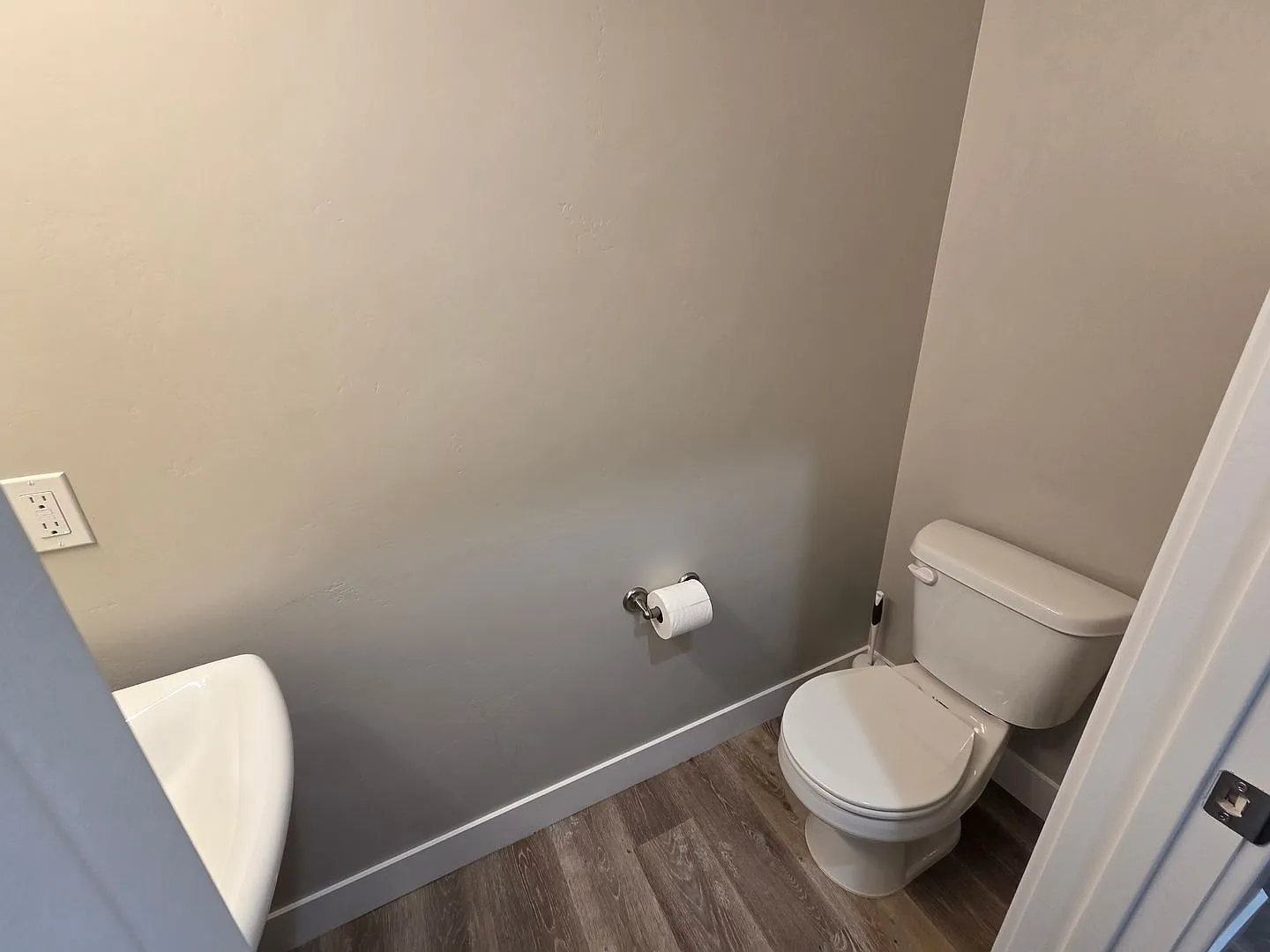 Like-New 3 Bed / 2.5 Bath Townhome in Prime Cedar City Location Act Fast! — Photo 3