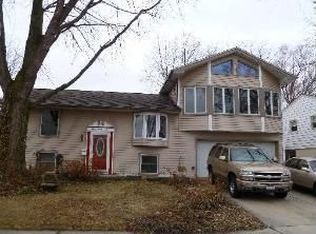 332 Eaton Ave, Romeoville, IL 60446