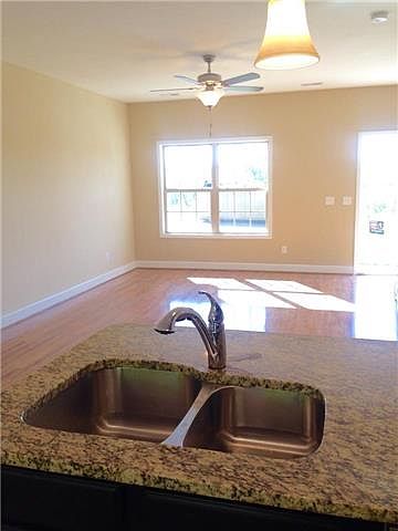 2nd image of 2041 Pinecrest Dr