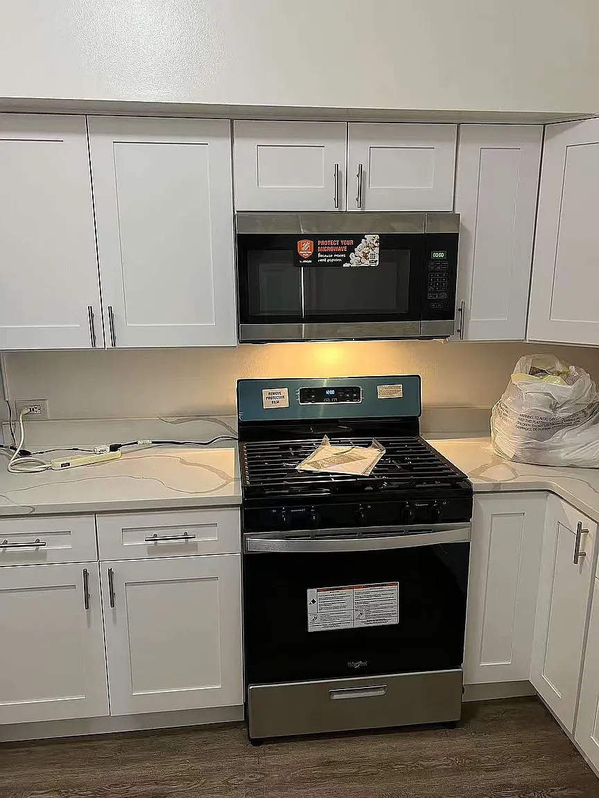 1 bed, 950 sqft, $1,800 — Photo 2