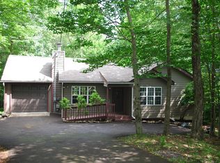 86 Mountainside Dr, Gouldsboro, PA 18424