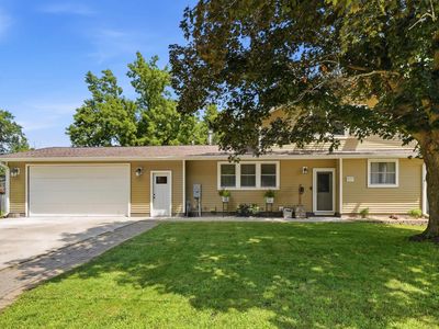 927 W 14th St, Cedar Falls, IA, 50613