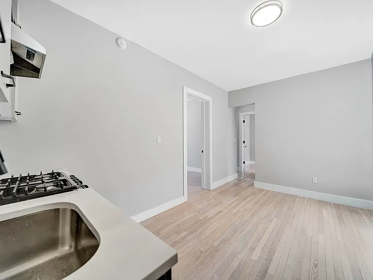545 W 125th St #41 — Photo 4