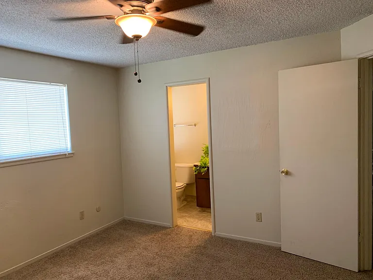 1432 E Paul Ave — Photo 6