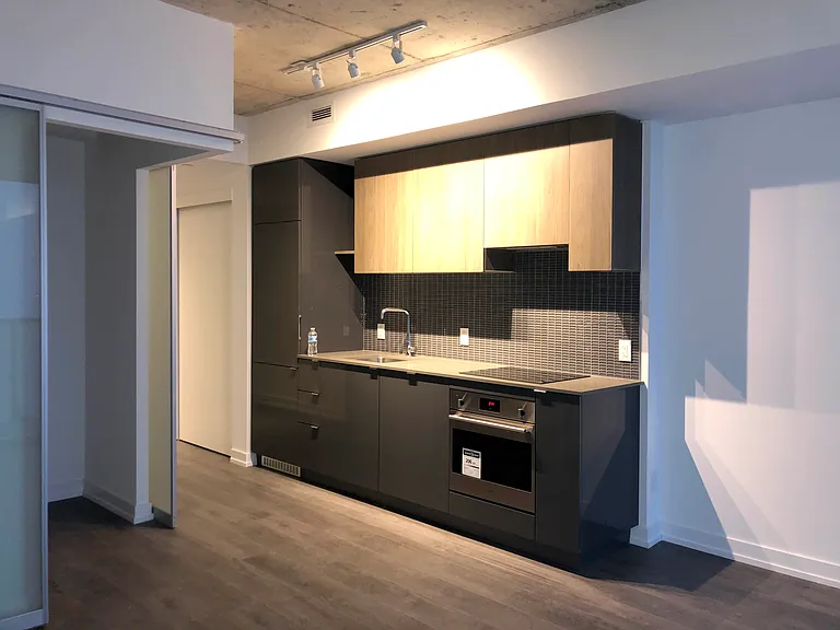 161 Roehampton Ave #3701 — Photo 7