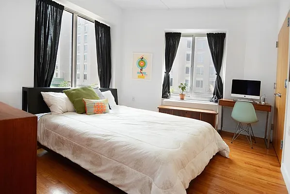 Sold by Brooklyn Bridge | media 3