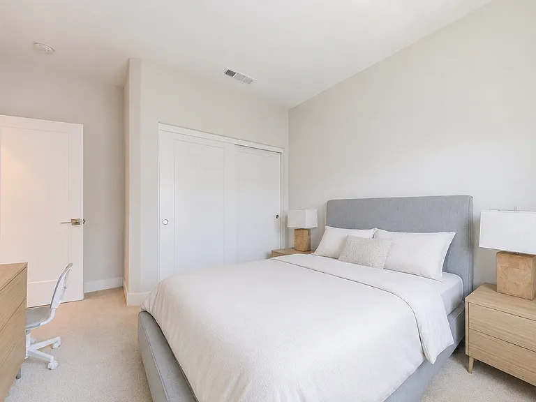 387 Sawbuck — Photo 22
