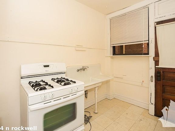 5th image of 4844 N Rockwell St #122