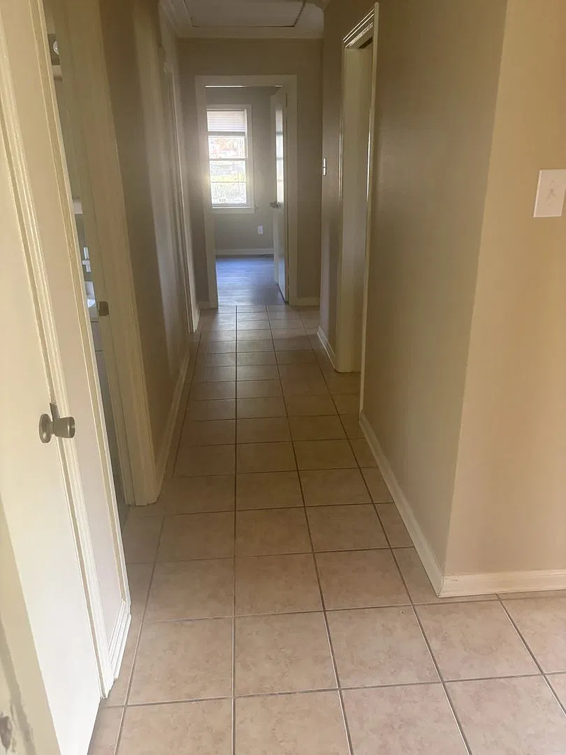 Updated 3 Bed / 1.5 Bath Home in Alexandria $1,000/Month — Photo 2