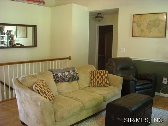 3rd image of 203 Baywood Ct