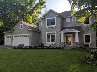 2600 Christian Ct, Chaska, MN 55318