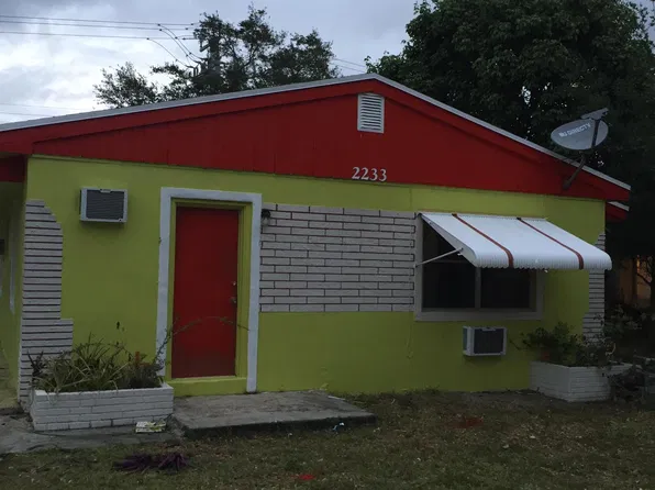 2233 NE 172nd St #3, North Miami Beach, FL 33160