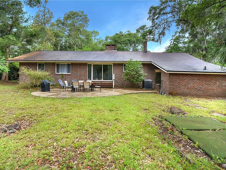 106 Dodge Rd — Photo 24