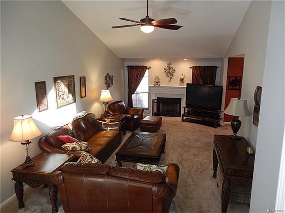 4th image of 2007 Woodridge Ct