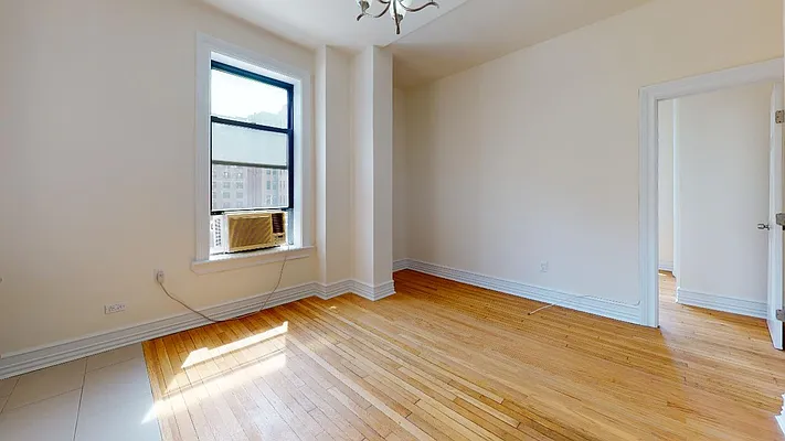 Rented by Bond New York | media 15