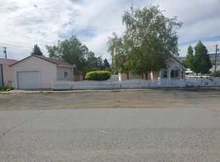214 W Locust St, Waterville, WA 98858