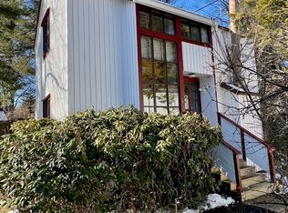 53 Pine Grv #53, Amherst, MA 01002