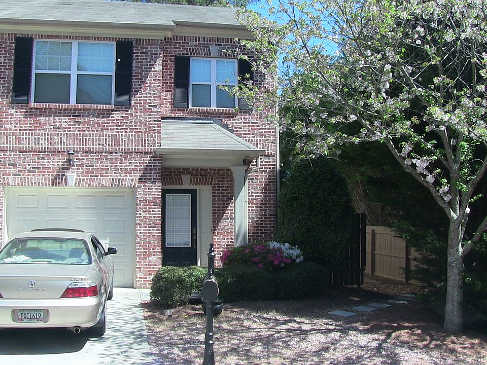 Elegant brick-front.