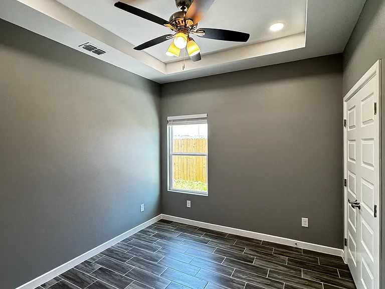 3704 Ventura Ave #3 — Photo 5