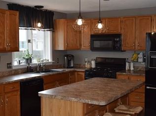 54 Luden St, Springfield, MA 01118