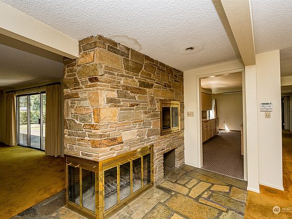 4th image of 55 Lindale Lane SW