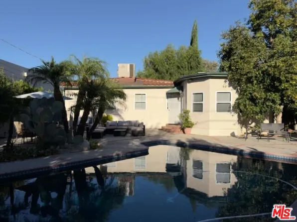 5833 Cahill Ave, Tarzana, CA 91356