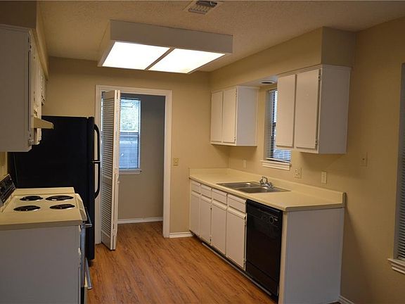 2nd image of 903 Romeria Dr APT 201