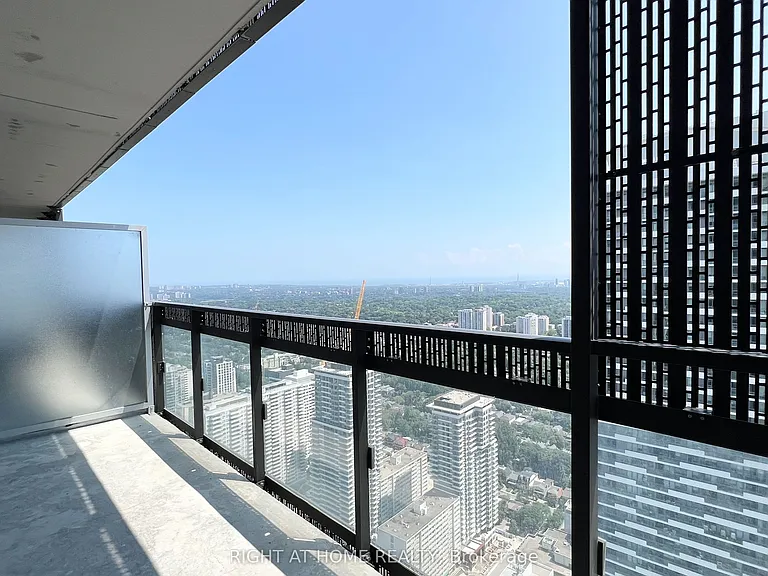 8 Eglinton Ave E #5001 — Photo 15