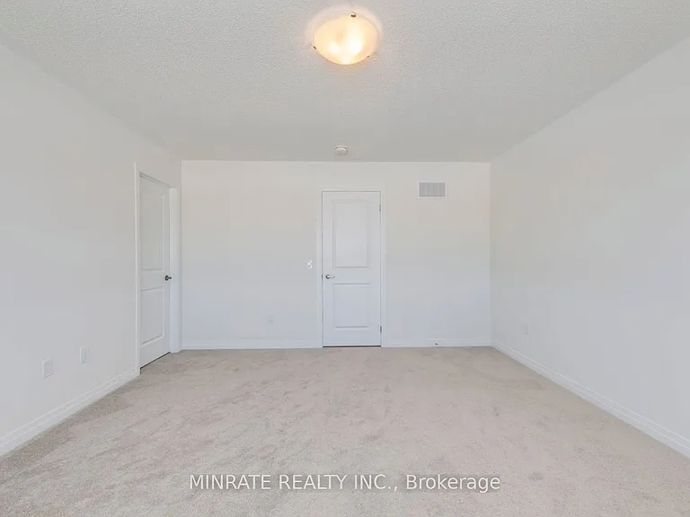 40 Freedom Cres — Photo 10