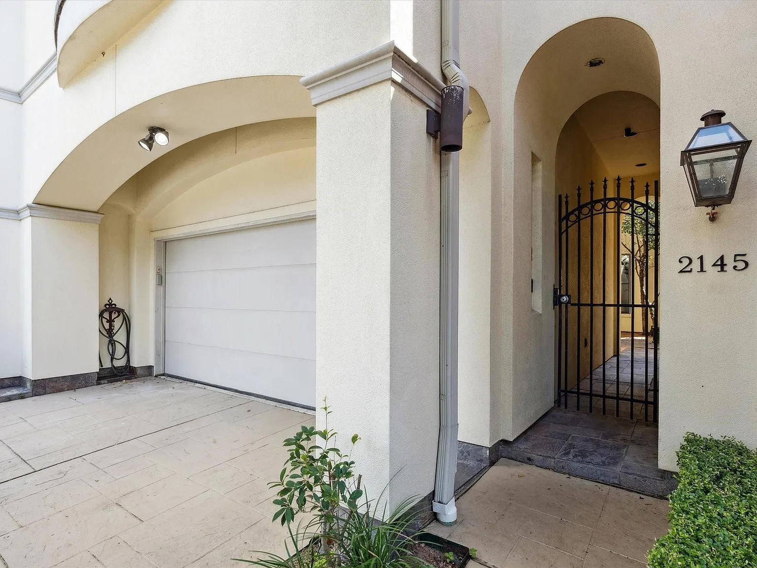3 bed, 3.5 bath, 3178 sqft, $7,000 — Photo 4