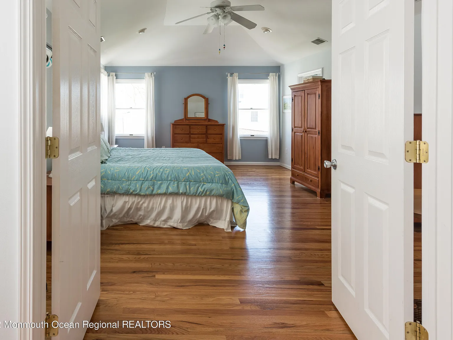 5 bed, 2676 sqft, $5,500 — Photo 3