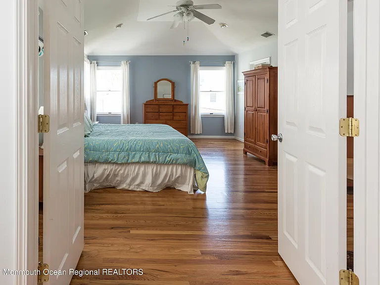 164 Osborne Ave — Photo 3
