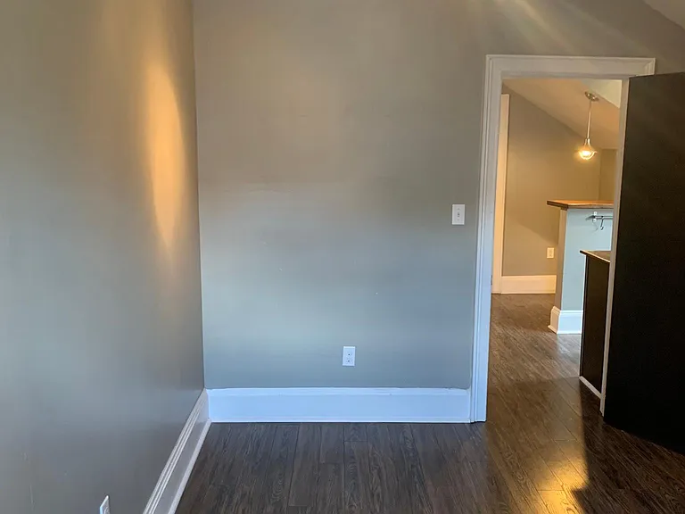 302 S Negley Ave #6 — Photo 2