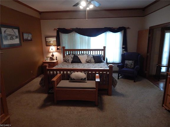 5th image of 810 Hidden Valley Dr