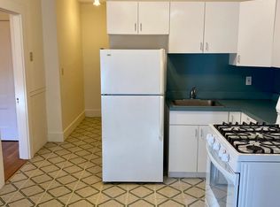 694 Green St APT 5, Cambridge, MA 02139