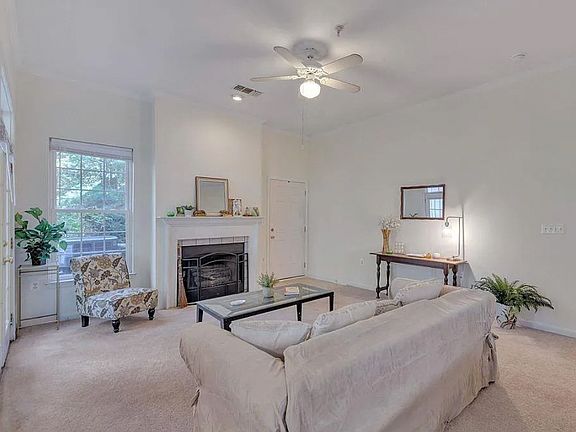 4th image of 1035 Weybridge Ct APT 104