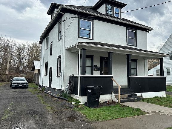4th image of 61 Lake Ave #2