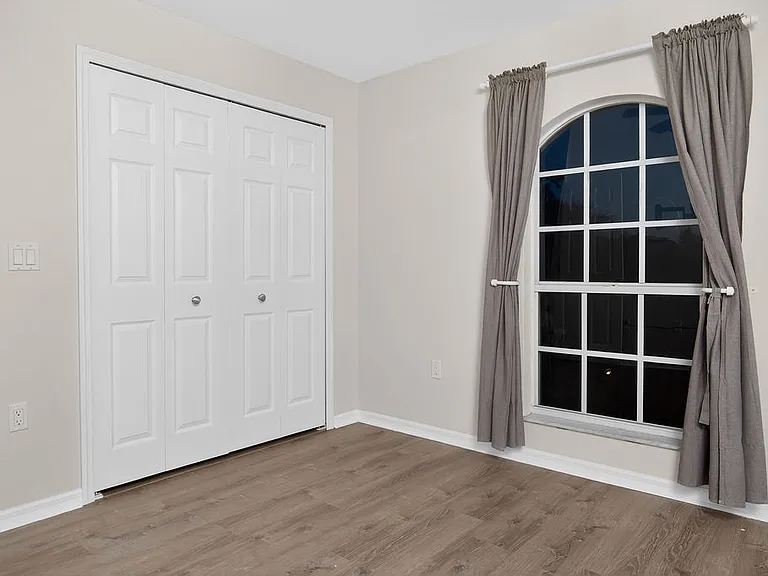 Bedroom1 1/3