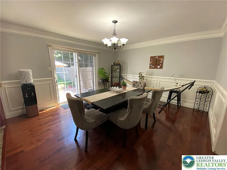 1656 Angela Dr — Photo 6