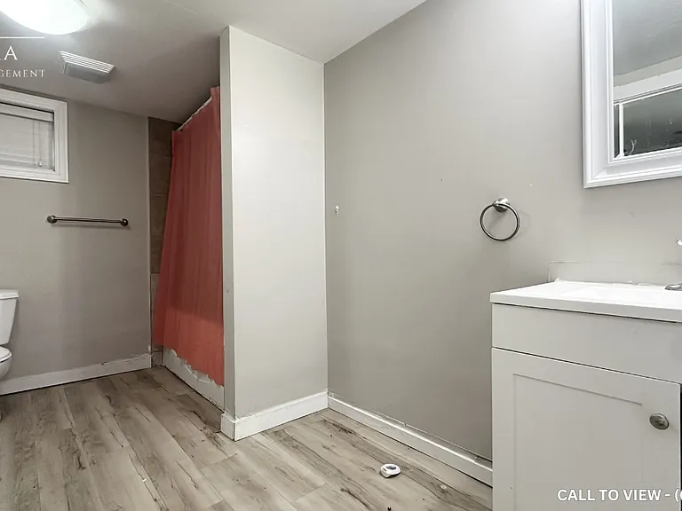 154 Oxford St W #154 — Photo 13